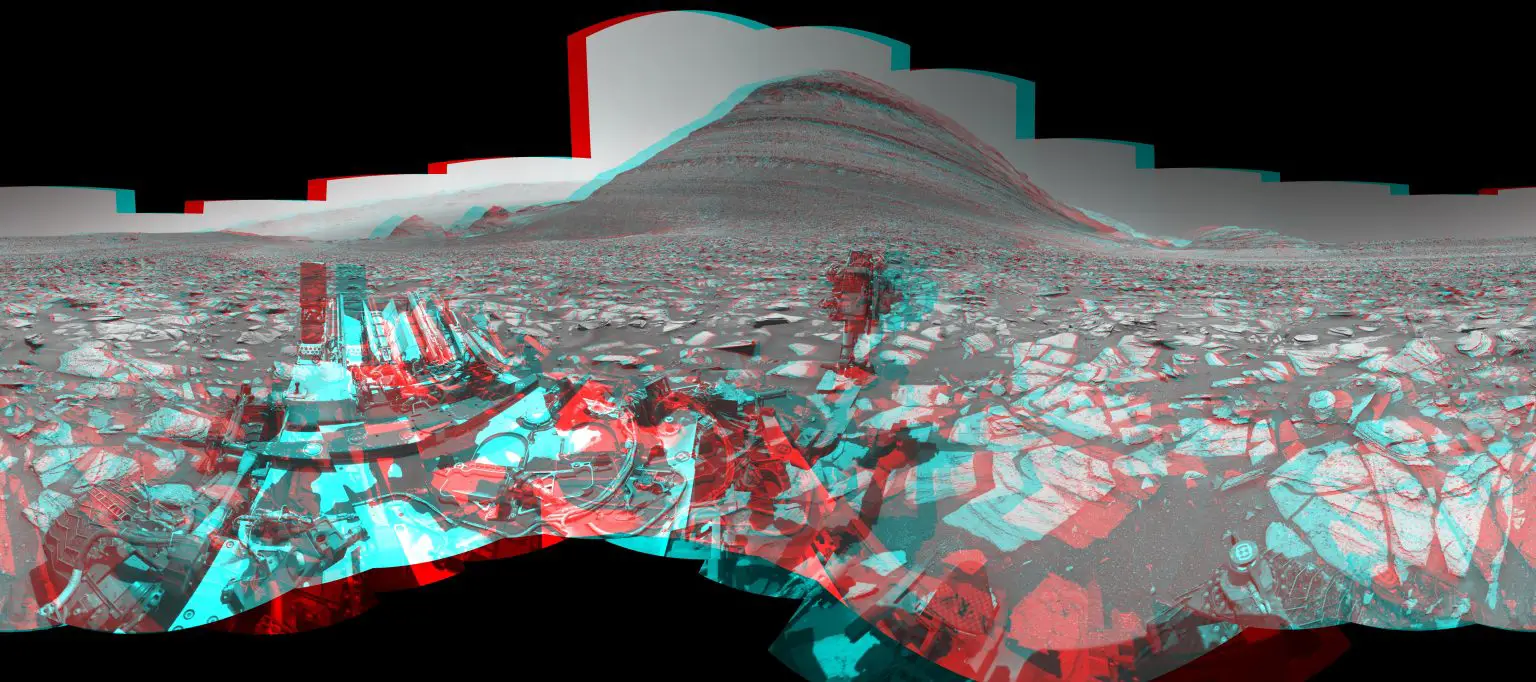 Curiosity-Mars-Rover-View-Around-Sequoia-3D-Anaglyph-1536x682.webp