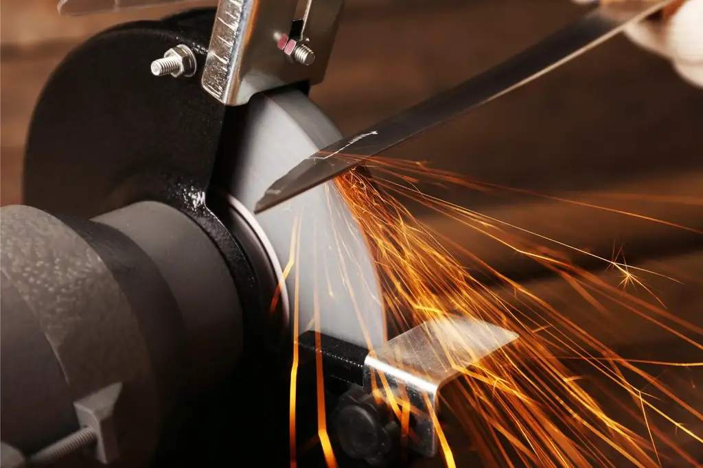 Knife-Sharpening-Heat.webp