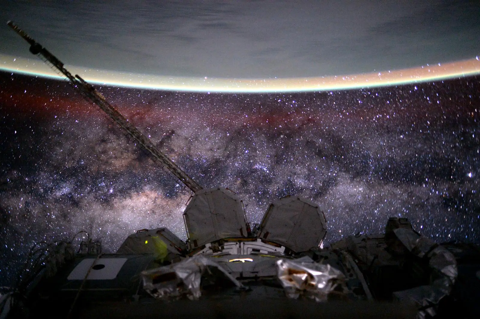 Milky-Way-and-Earths-Airglow-From-Space-Station.webp