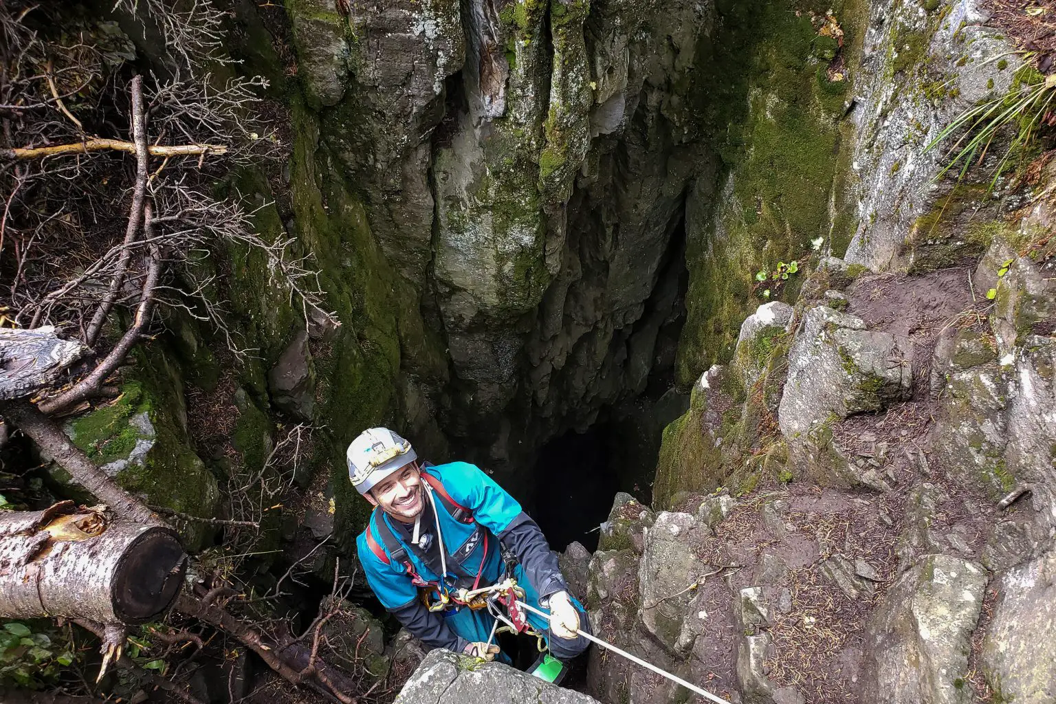 Tyler-Faith-Rappels-Into-Boomerang-Cave-1536x1024.webp