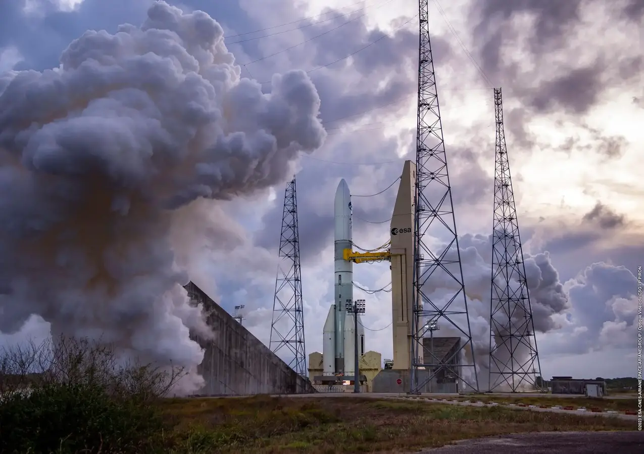 Ariane-6-Plumes-During-Combined-Hot-Fire-Test-2048x1442.webp