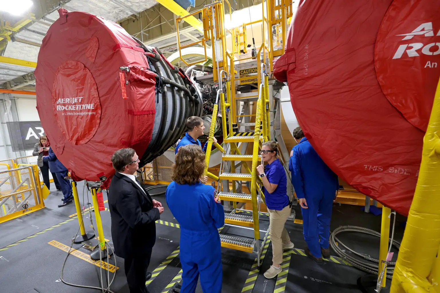 Artemis-II-Astronauts-View-SLS-Rocket-Hardware-1536x1024.webp