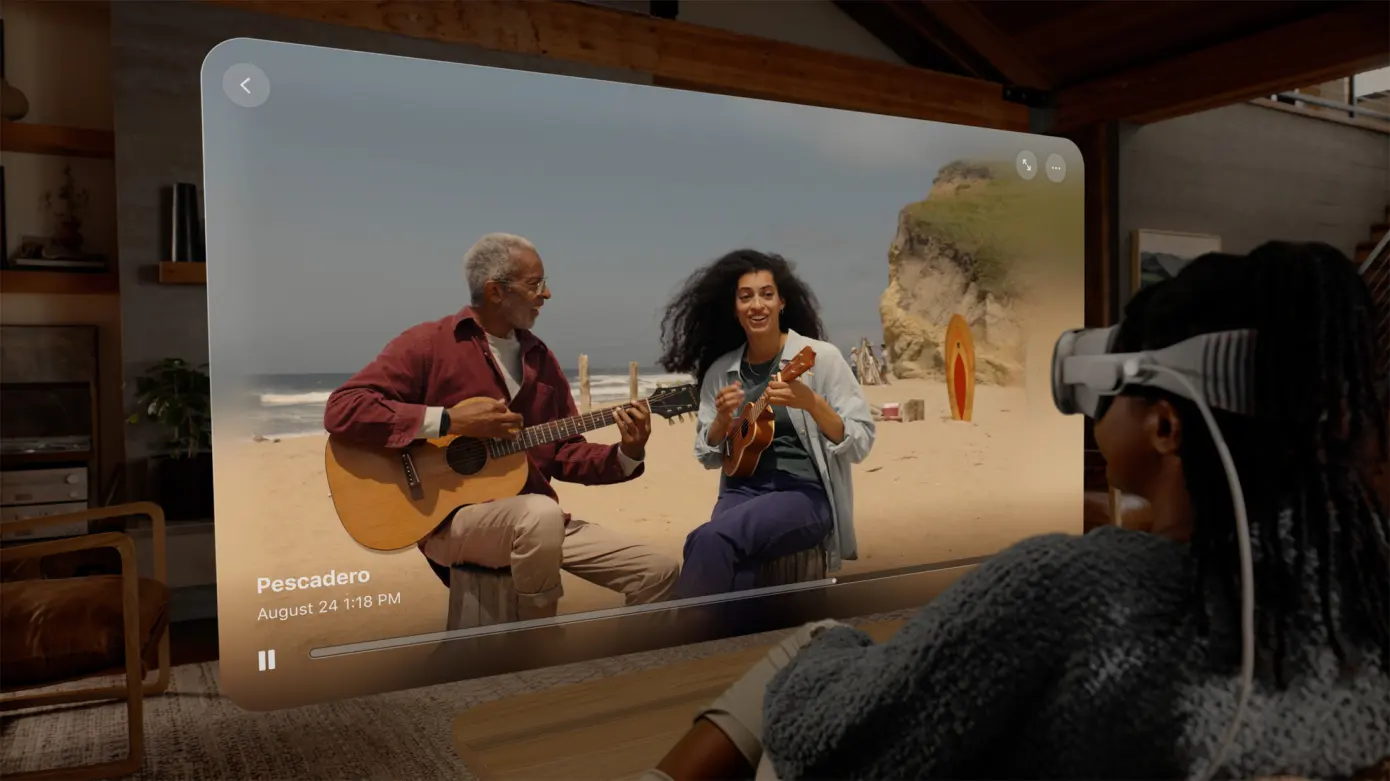 Apple-iPhone-15-Pro-spatial-video-capture-hero_big.jpg.large_2x.webp