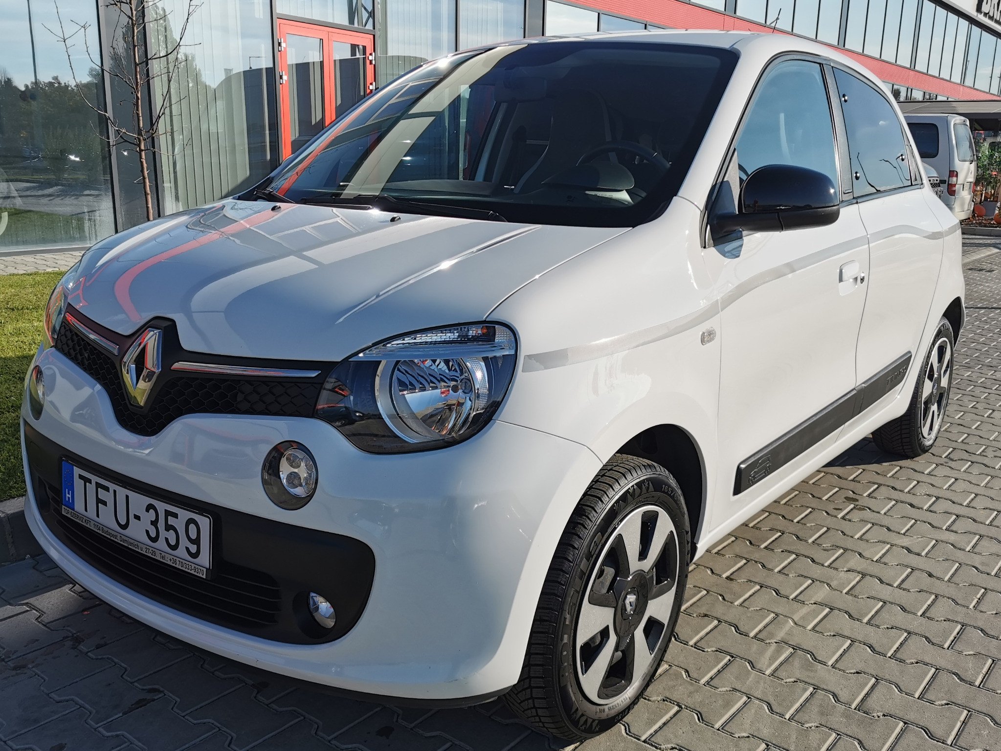renault-twingo-1-0-sce-70-limited-euro6-987725_392113_1xl.jpg