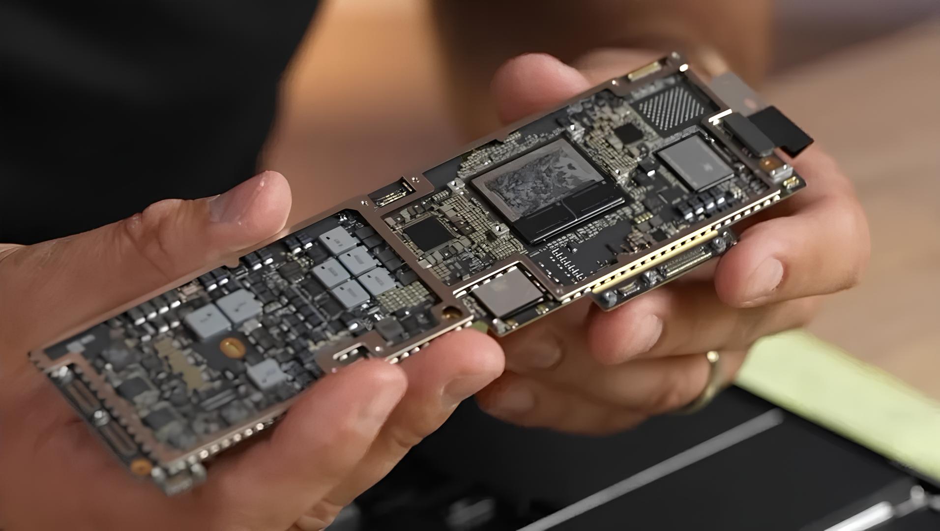 M2-logic-board.jpg