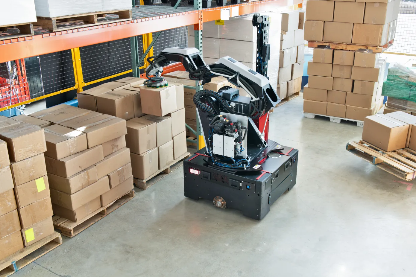 BOSTONDYNAMICS_STRETCH_WAREHOUSE_Credit-to-Boston-Dynamics.webp