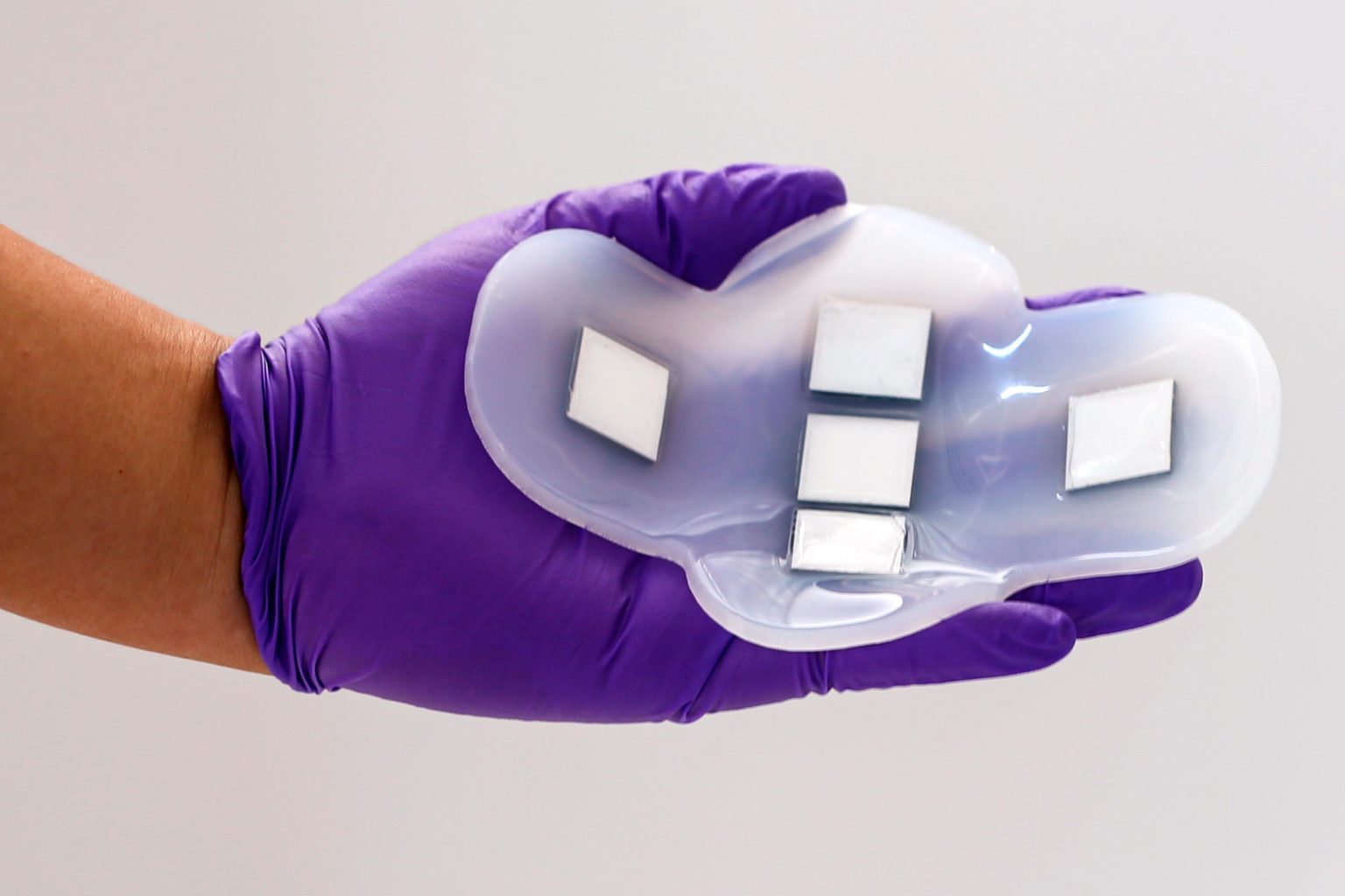 Ultrasound-Patch-Bladder-Sensor-1536x1024.jpg