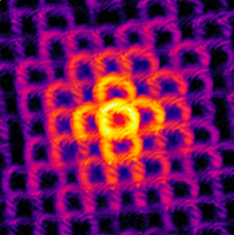 Doughnut-Shaped-Beams-of-Light-Scatter-Pattern-777x780.jpg