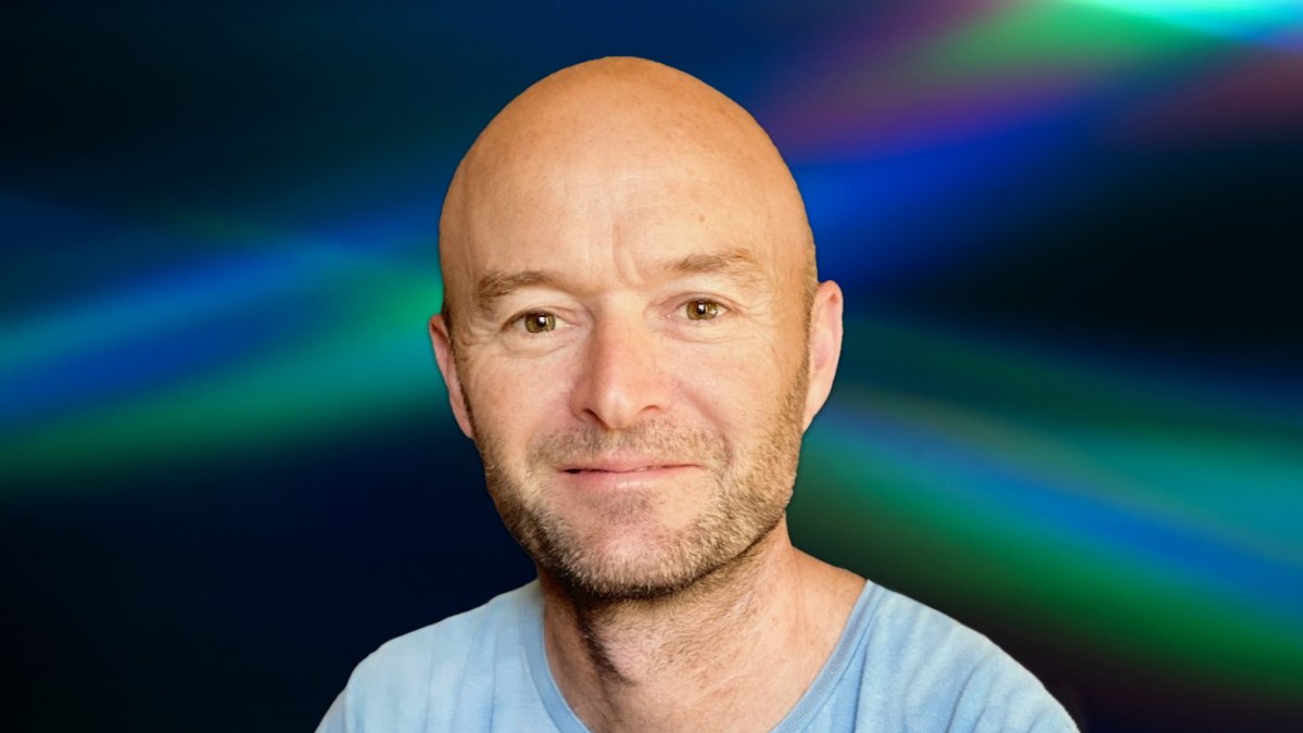 57730-117579-peter-russell-clarke-xl.jpg