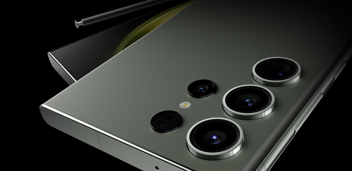 Galaxy-S23-Ultra-in-green.jpg