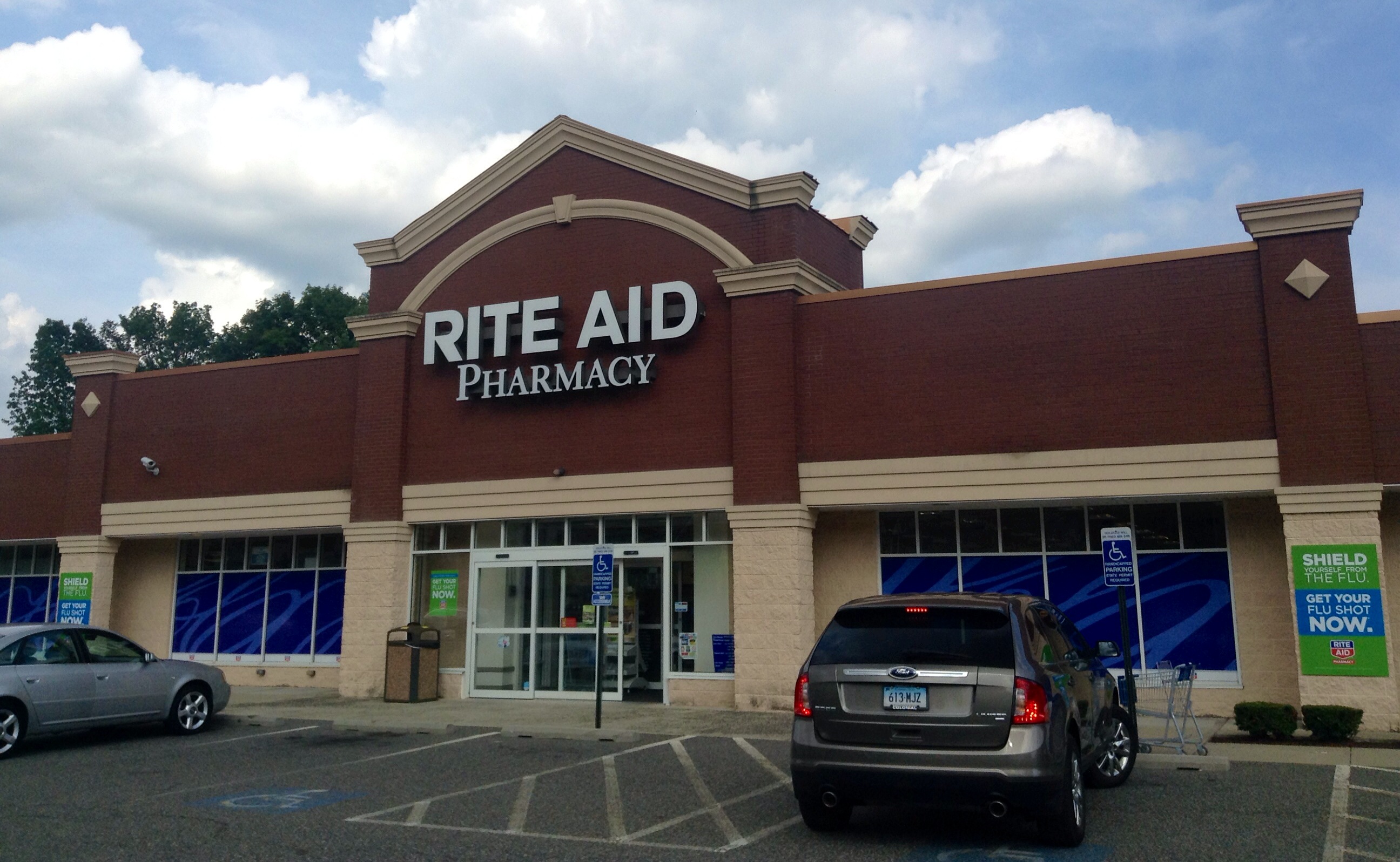Rite_Aid_(14807869420).jpg