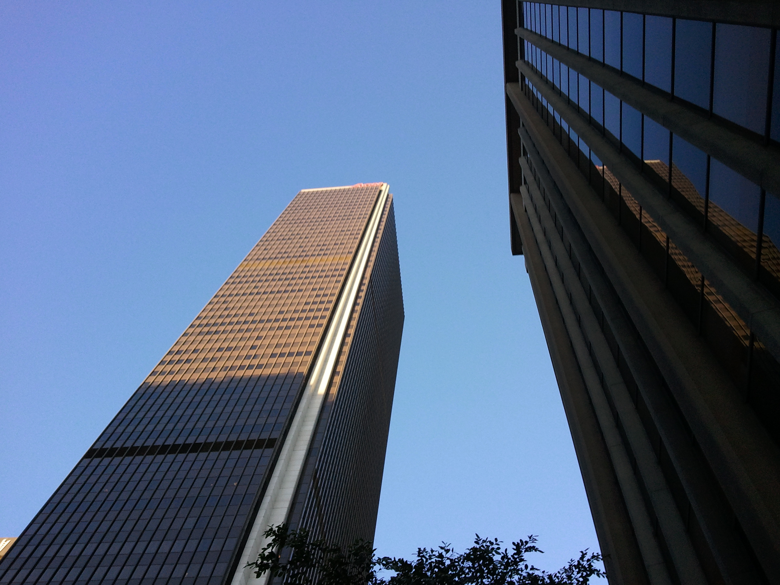 Aon_Cneter_Downtown_LA.jpg