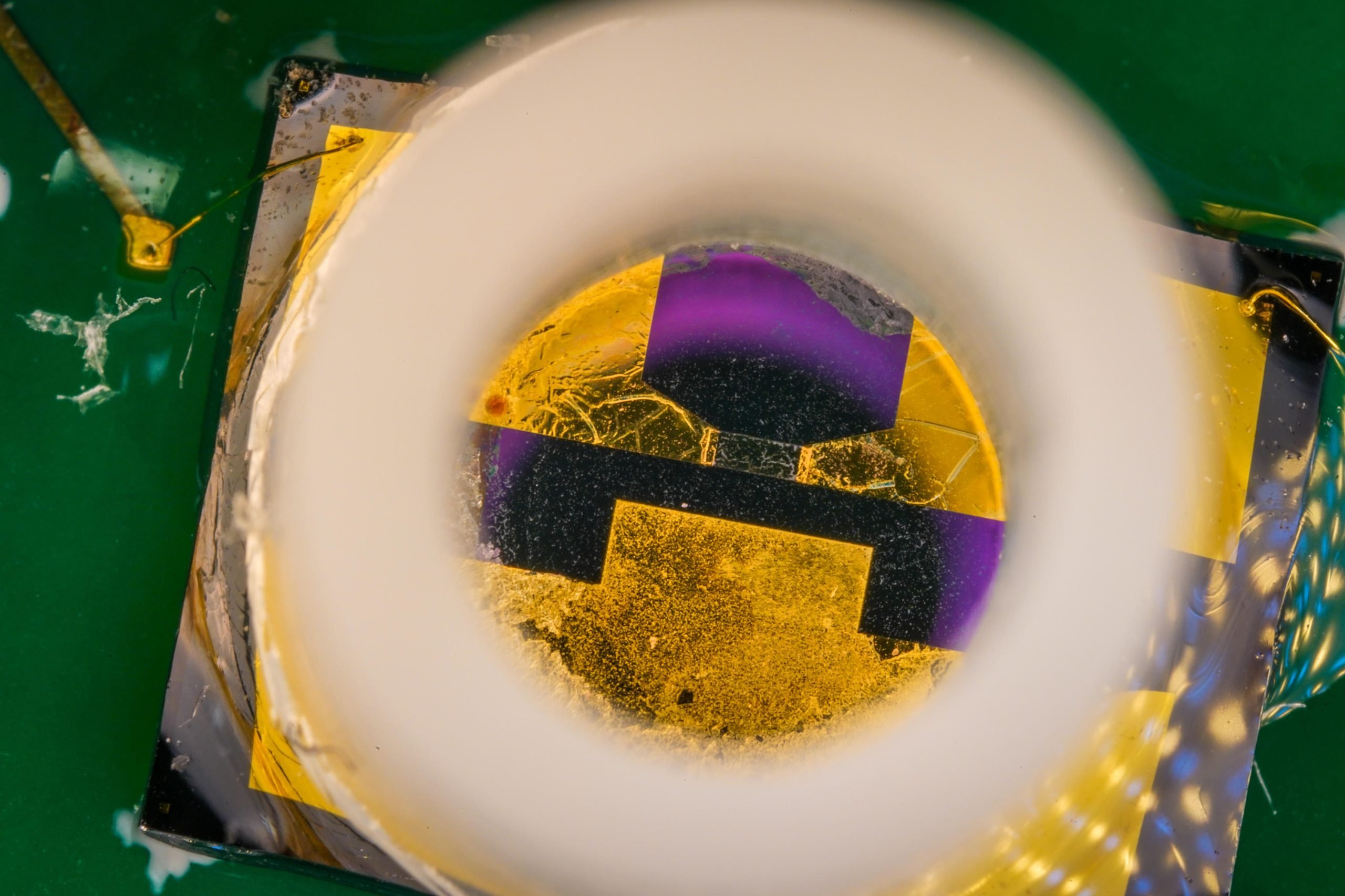 Close-Up-of-Graphene-Sensor-scaled(1).jpg