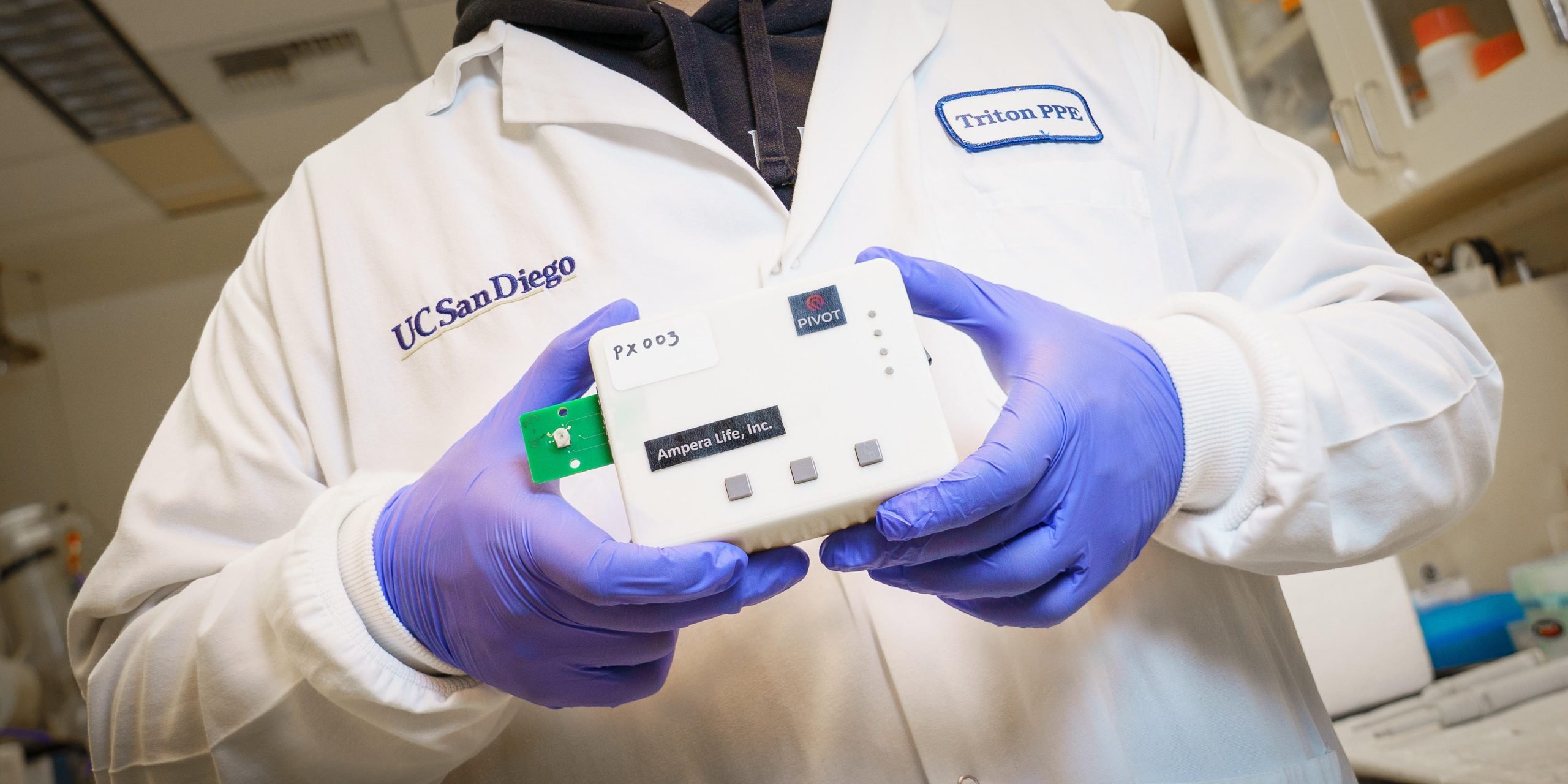 Handheld-Wireless-System-To-Detect-Alzheimers-and-Parkinsons-Biomarkers-scaled(1).jpg