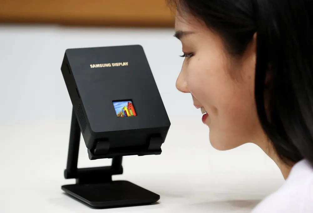 Photo6-Samsung-Display-RGB-OLEDoS.webp