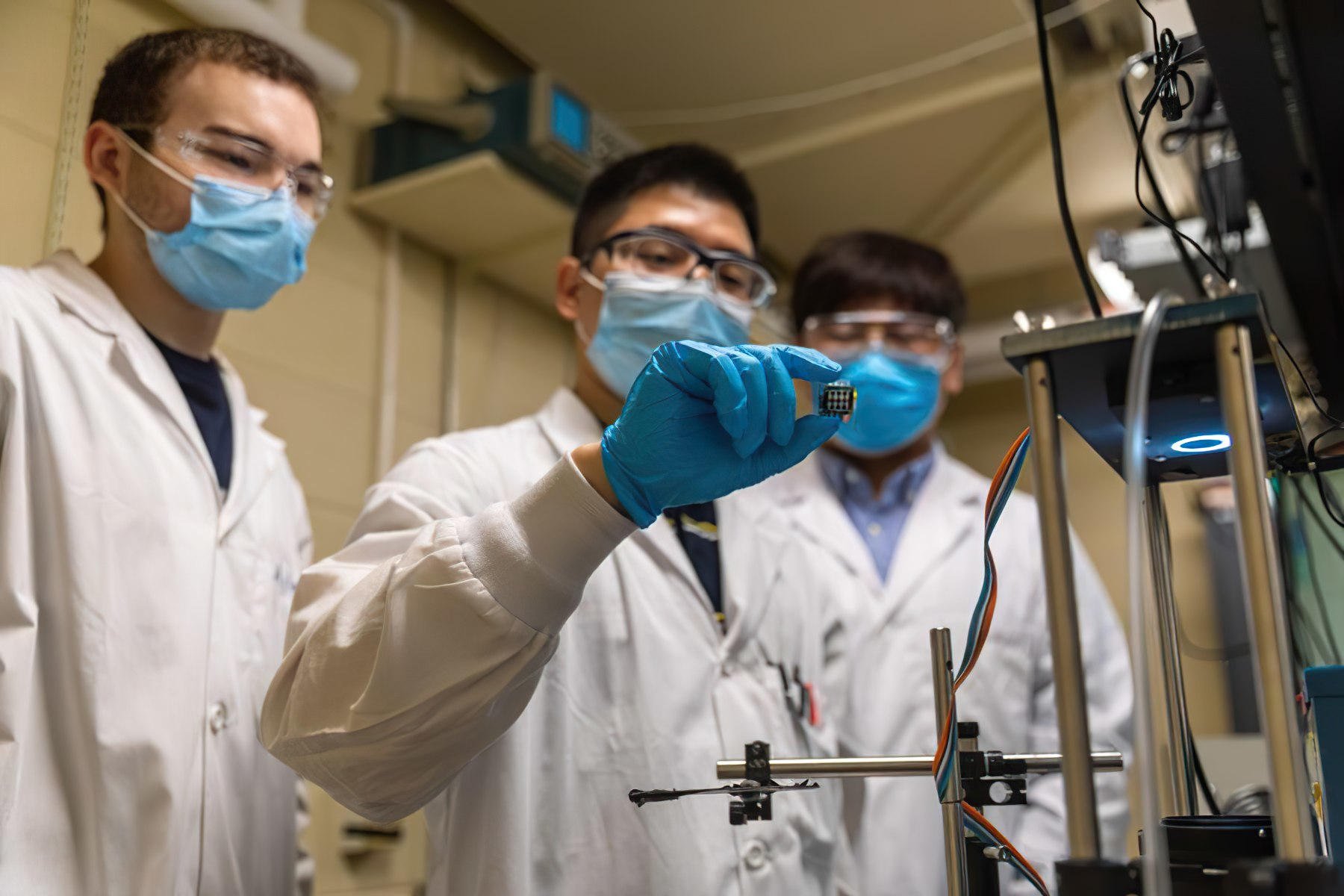 Perovskite-Cell-at-Sargent-Lab.jpg