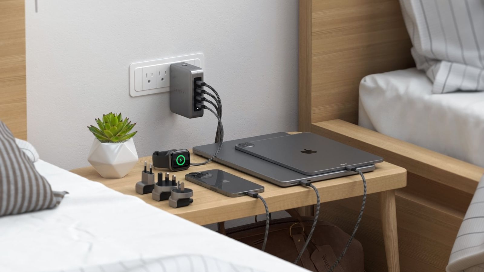 satechi-145w-travel-charger.jpg