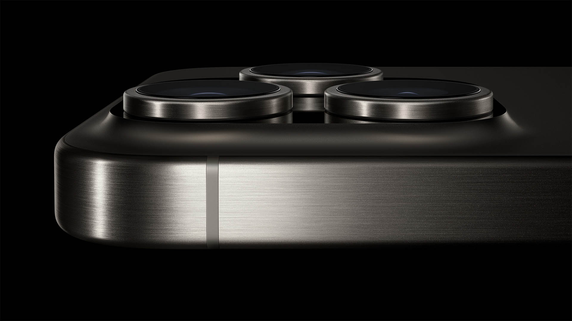 iPhone-15-Pro-Max-cameras.jpg