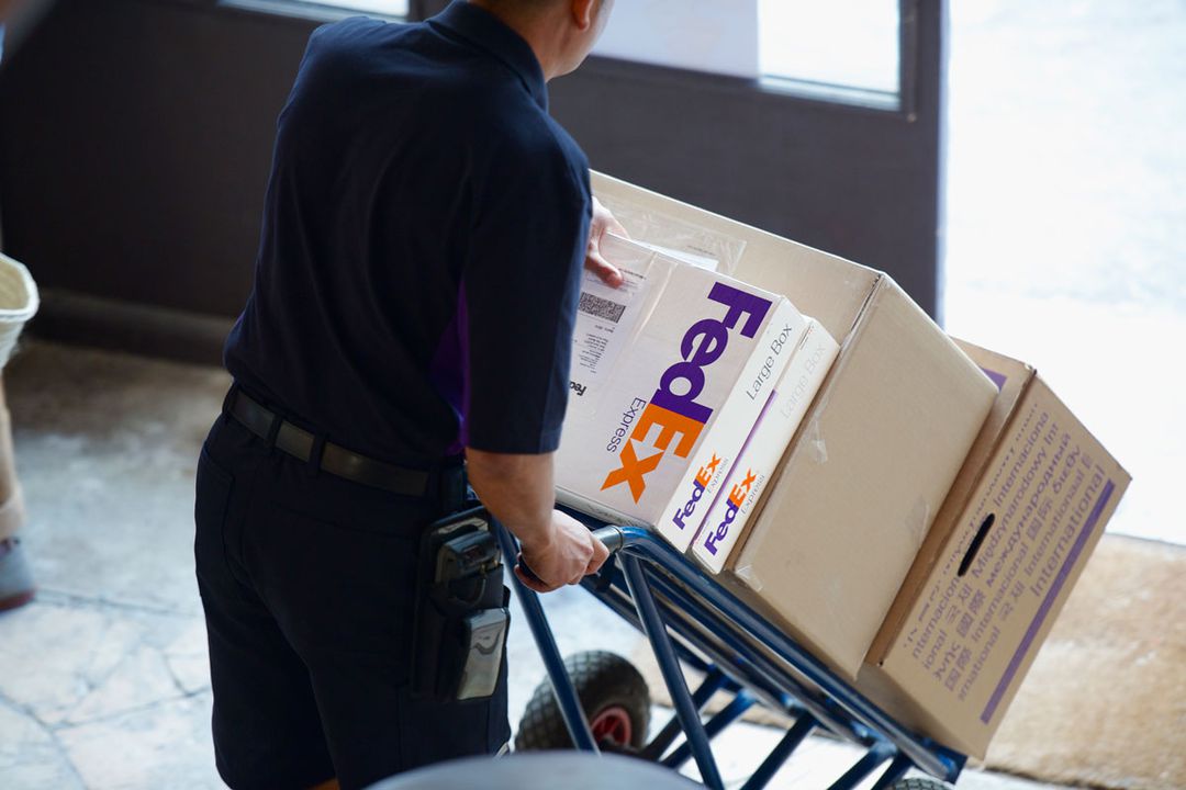 Courier_Boxes_13_003_04_02_02_242_160_110_11.jpg