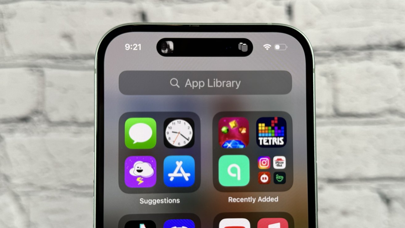 58307-118811-iPhone-15-r6-xl.jpg