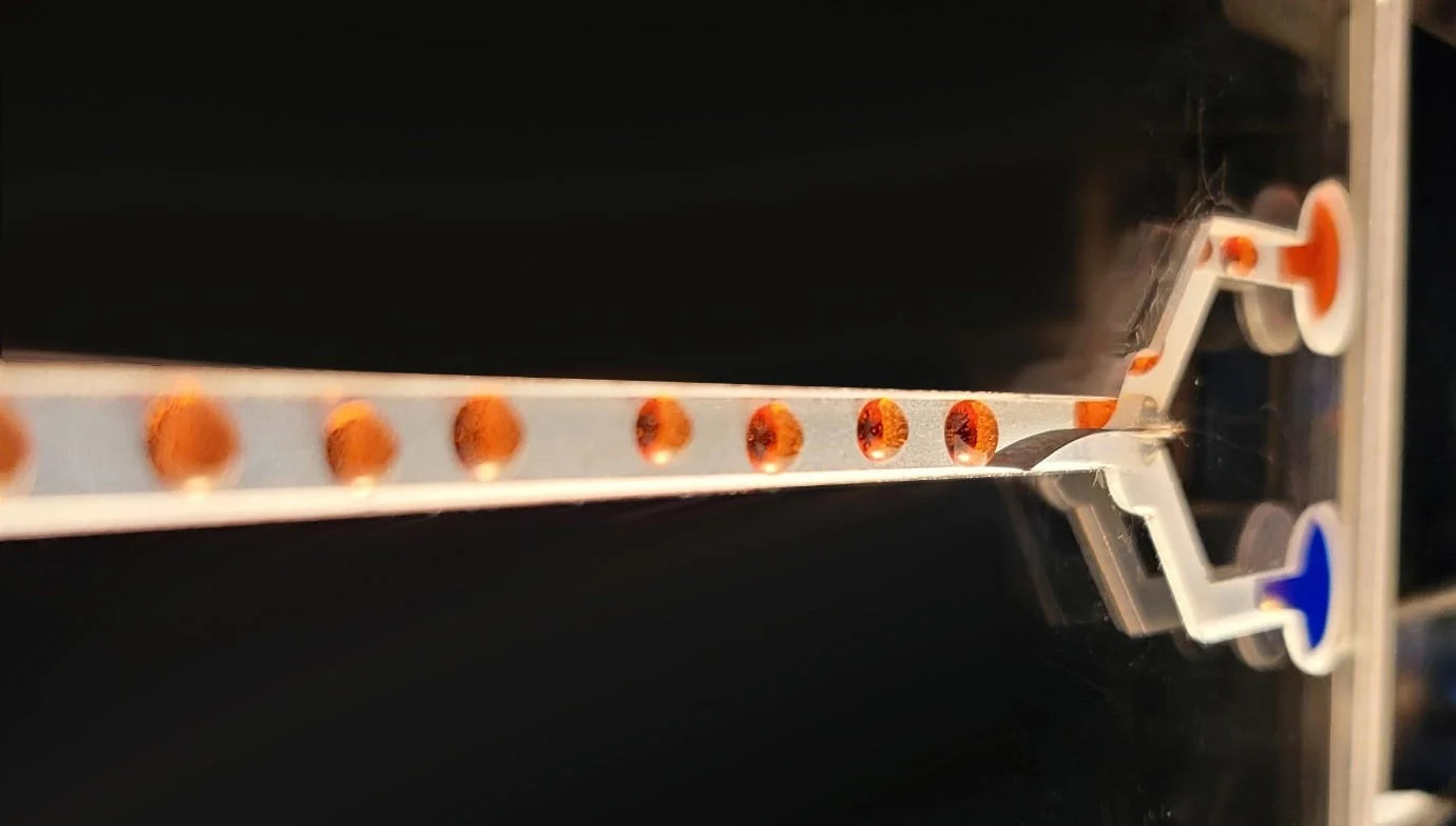 The-Separation-of-Fluid-Droplets-Using-a-Soft-Fluid-Switch-at-Ultra-Low-Voltage_jpg_92.jpg