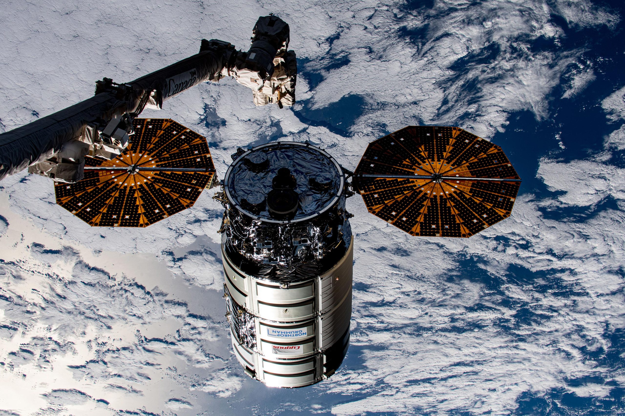 Cygnus-Just-Before-Capture-by-Canadarm2-Robotic-Arm-August-2023-scaled.jpg