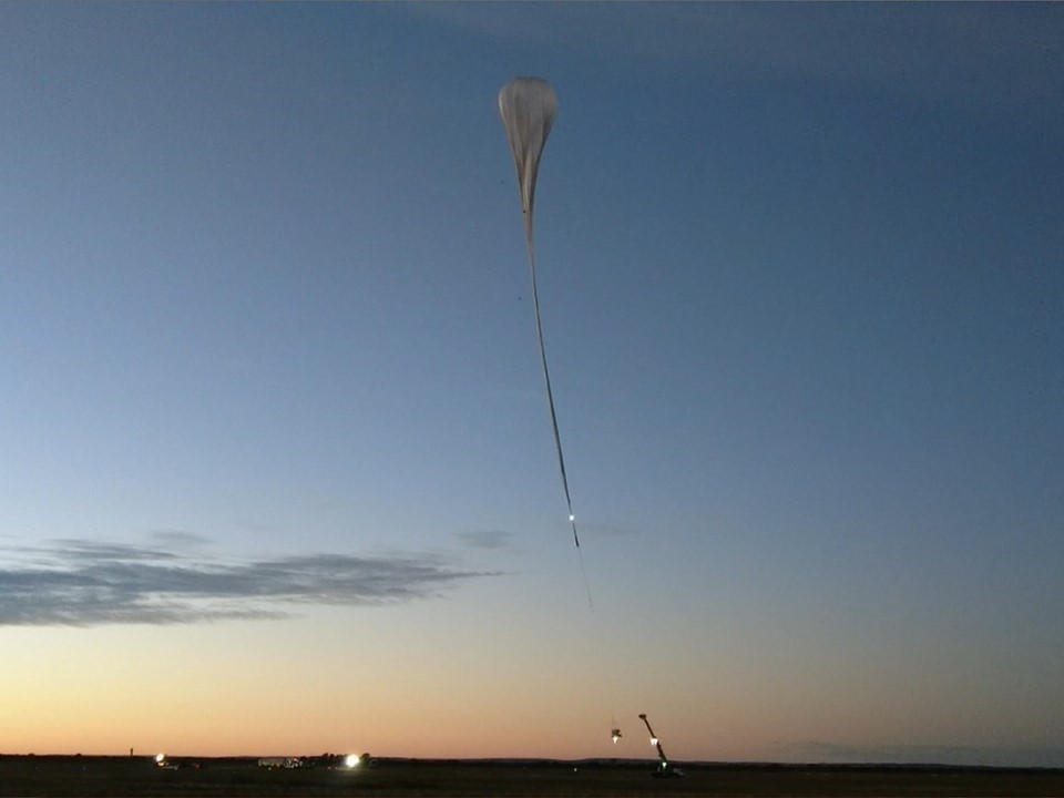 Balloon-Carrying-the-Gondola-With-the-Telescope-Takes-Off.jpg