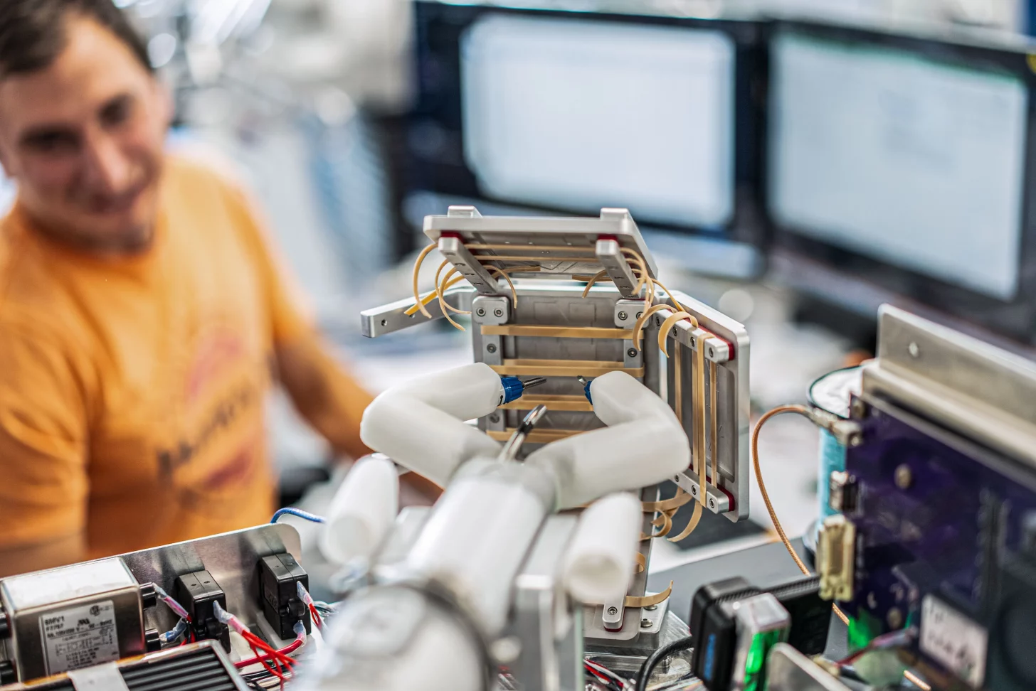 robot-surgery-space-2-1456x972.webp