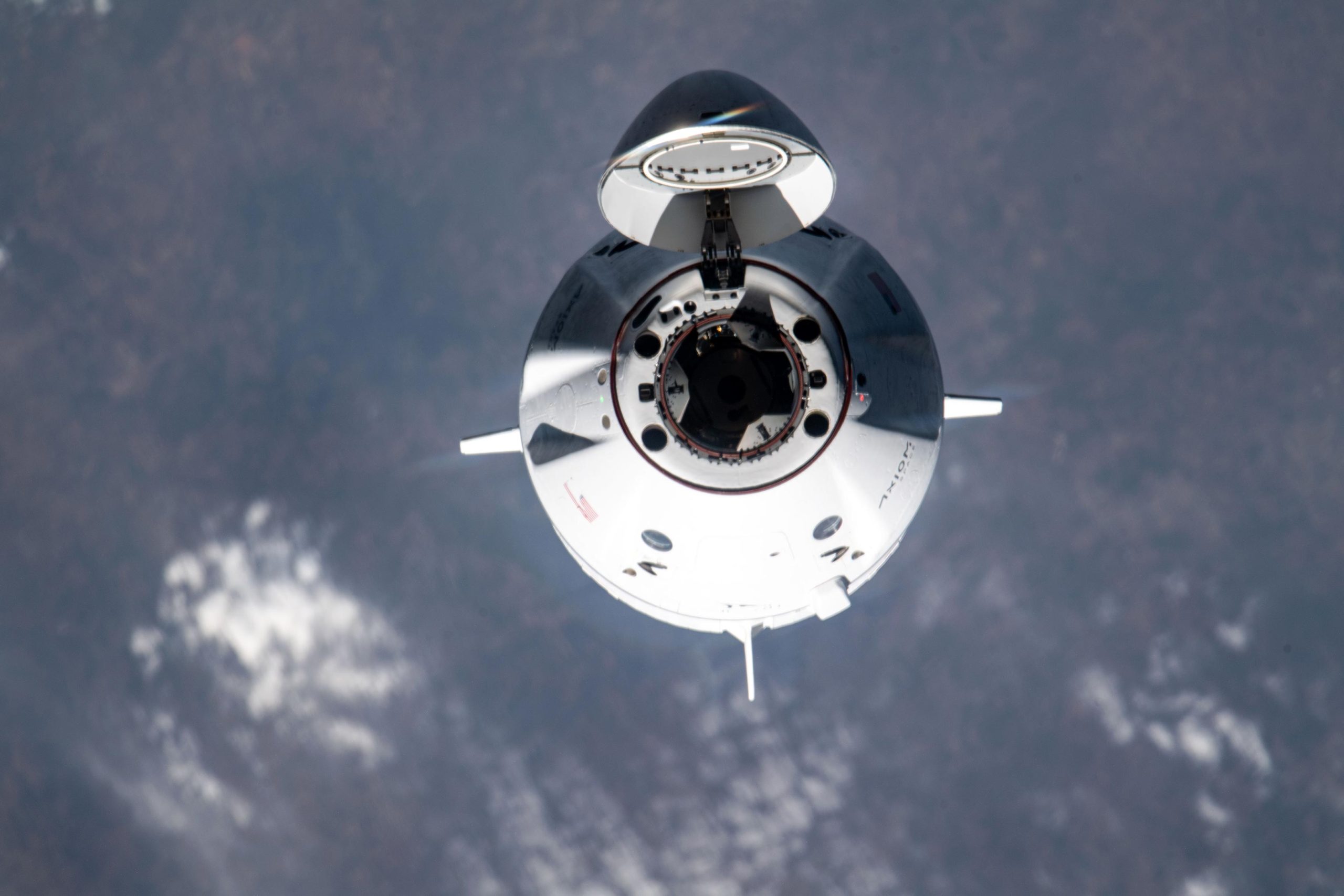 SpaceX-Dragon-Freedom-Spacecraft-Approaches-Space-Station-scaled.jpg