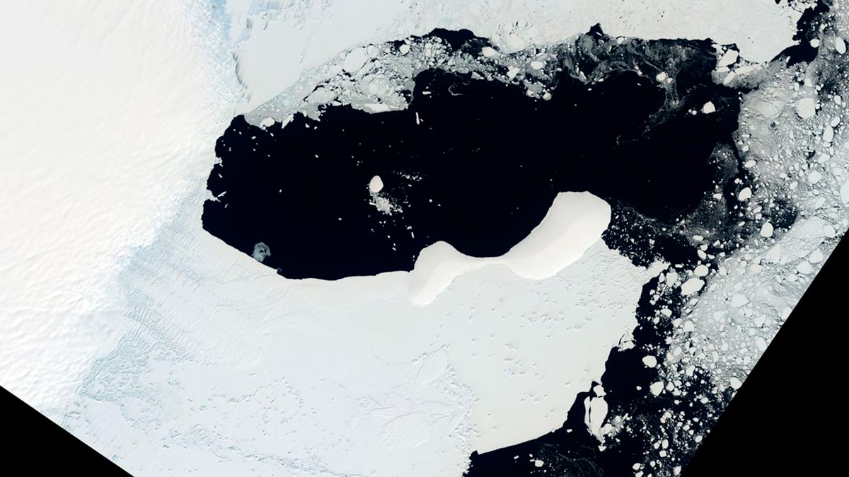 East-Antarctica-January-2022.jpg
