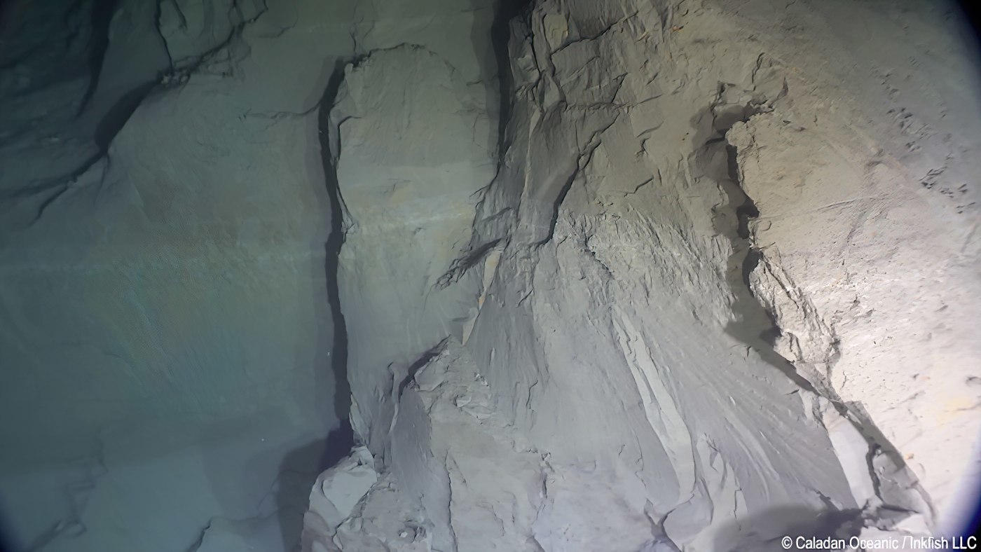 Submarine-Fault-Scarp-Captured-by-the-Submersible-Video-Camera.jpg
