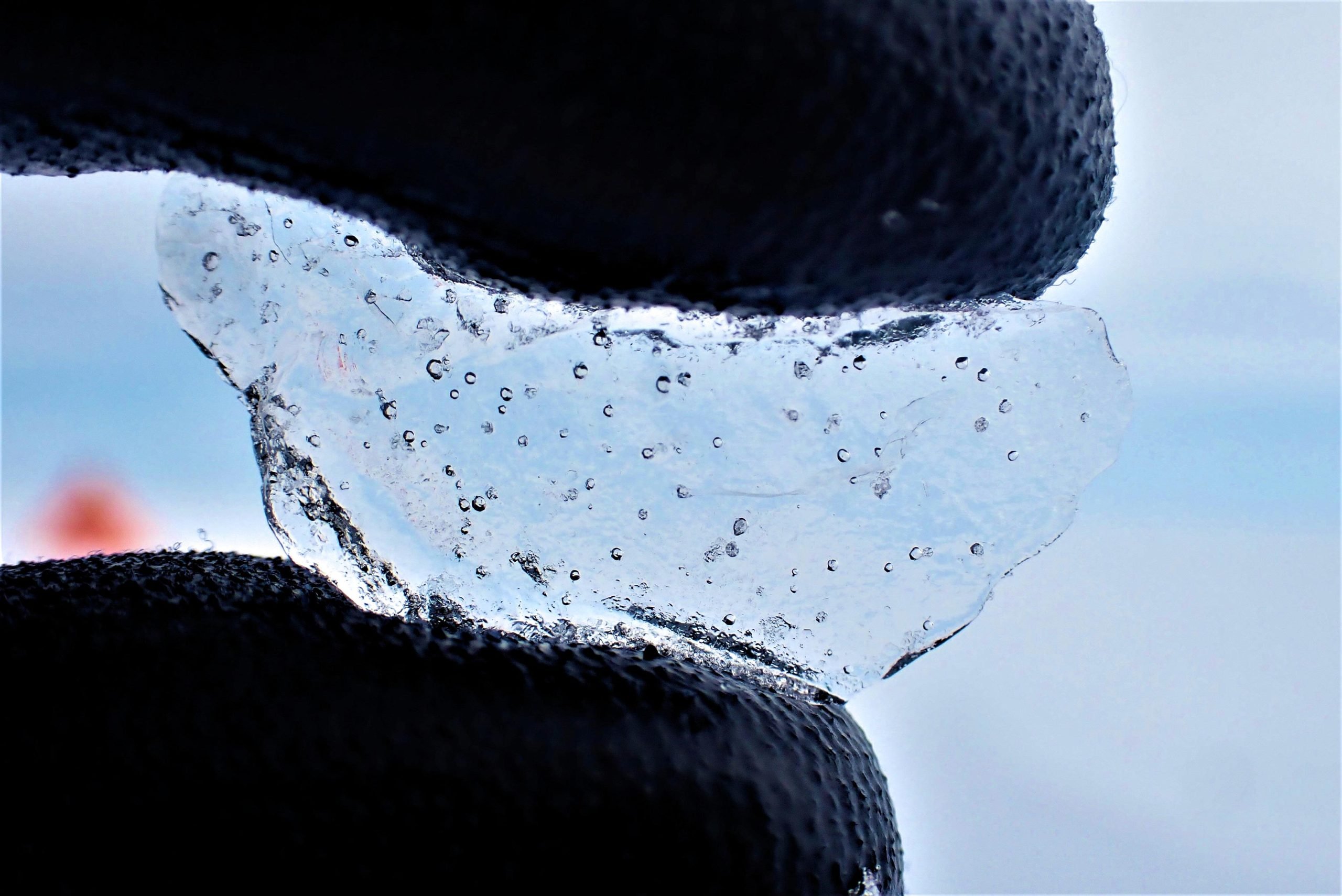 Air-Bubbles-in-Ice-Core-scaled.jpg