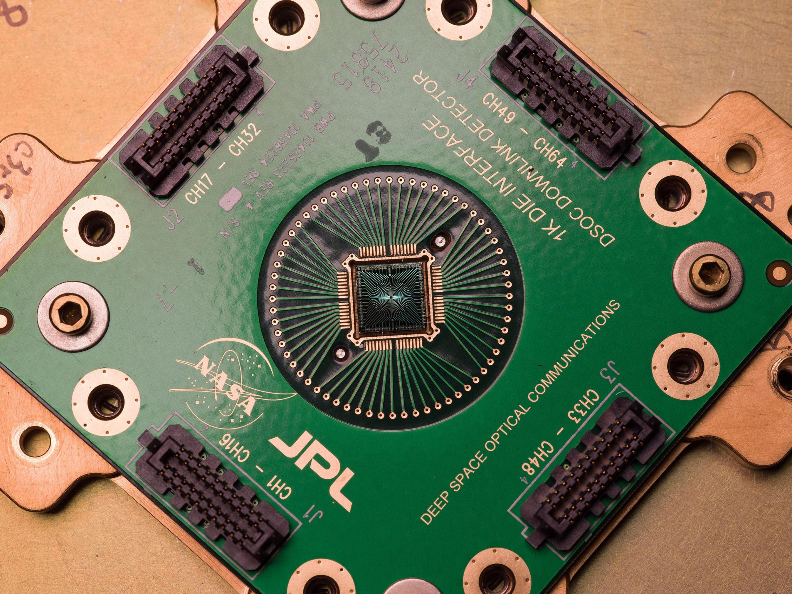 DSOC-Superconducting-Nanowire-Single-Photon-Detector-scaled.jpg