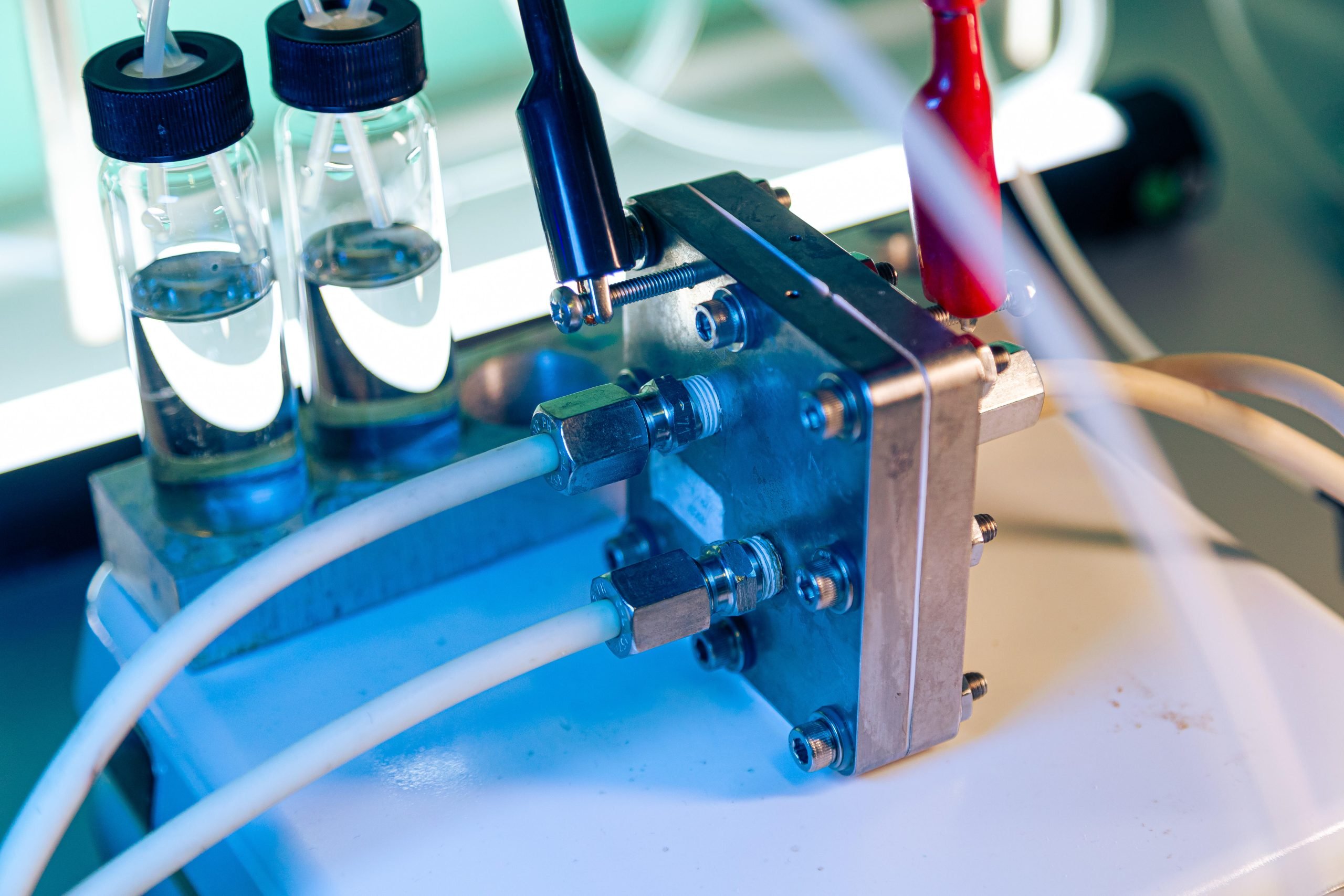 A-New-System-for-Producing-Green-Hydrogen-Cheaply-and-Efficiently-scaled.jpg