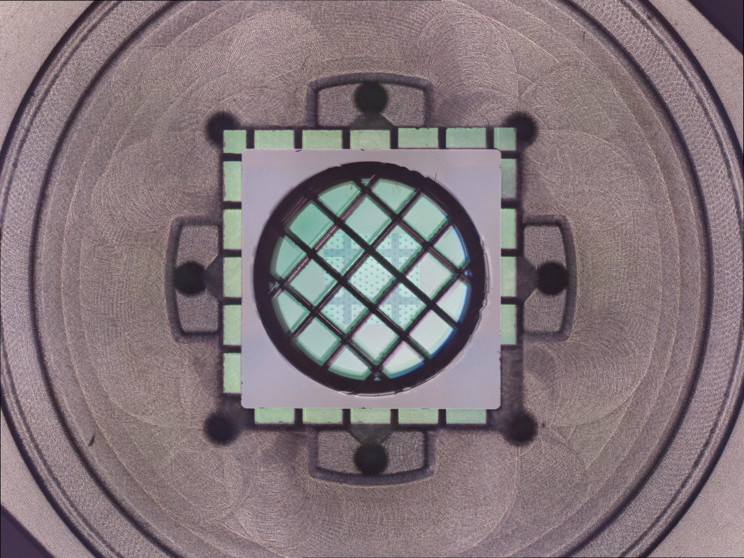 Crystal-Like-Cavity-Mirrors-With-Drum-in-Middle-scaled.jpg