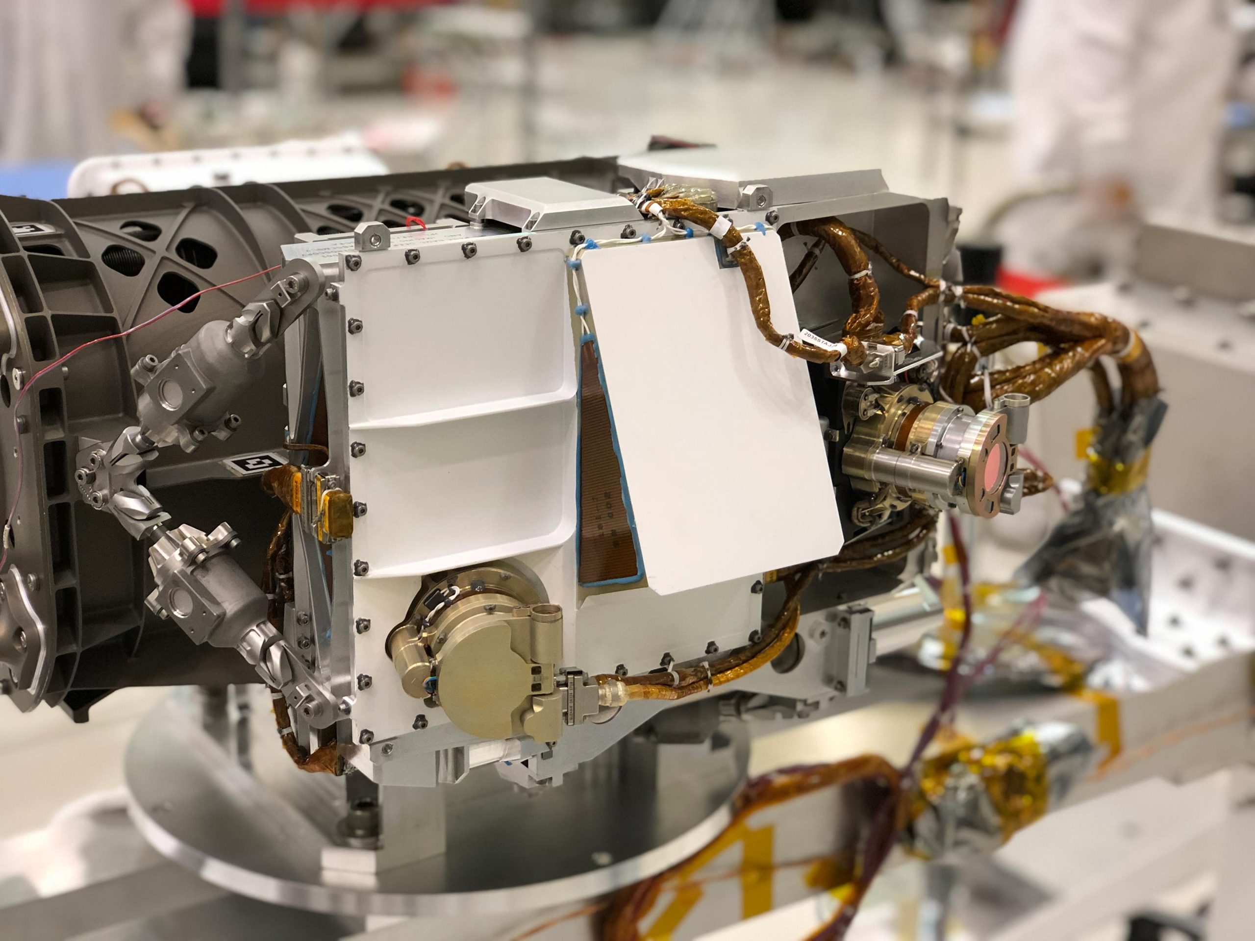 SHERLOC-Instrument-Close-Up-scaled.jpg