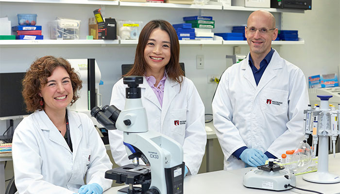 MND-researchers700x400.jpg