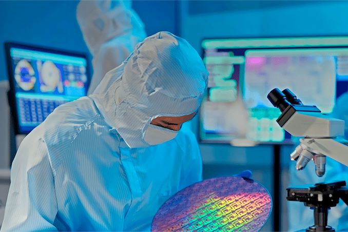 samsung-foundry-wafer-semiconductor-678-1_678x452.jpg