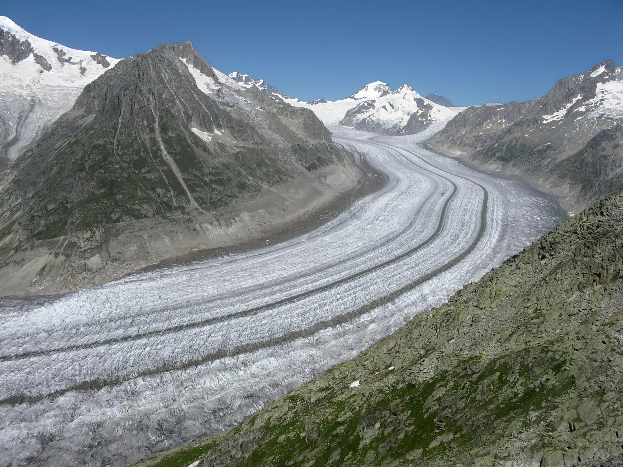 Aletsch-Glacier-in-2009.jpg