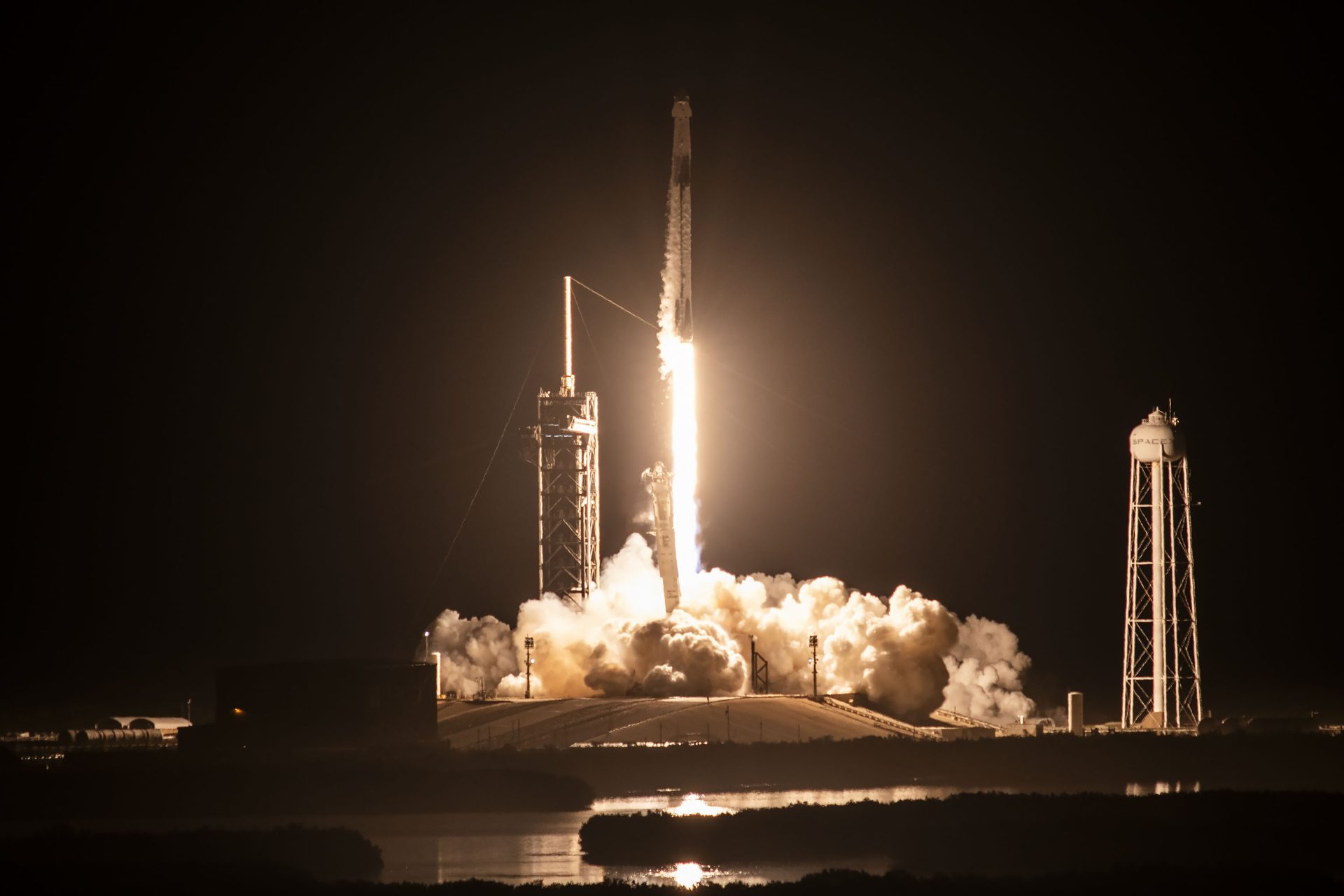 SPACEX-FALCON-9-CREW-8-LAUNCH-1920x1280.jpeg