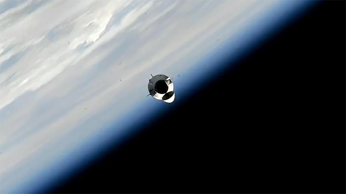 SpaceX-Dragon-Endurance-Spacecraft-Crew-7-Approaches-ISS.jpg