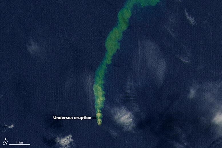 Underwater-Plume-From-Kavachi-Detail.jpg