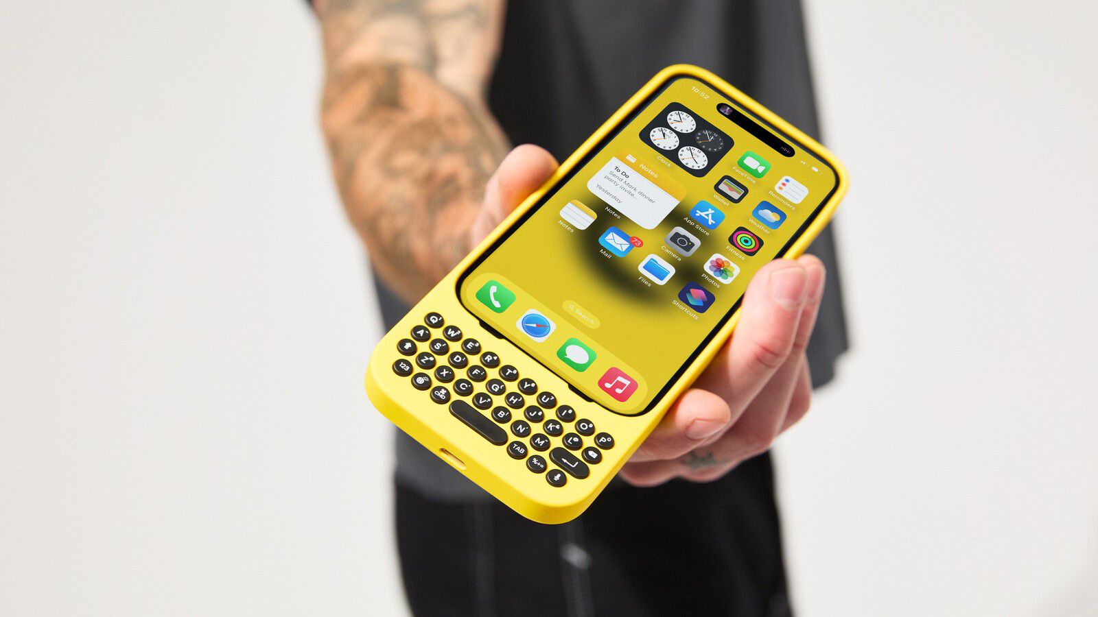 Clicks-Keyboard-iPhone-Yellow.jpg