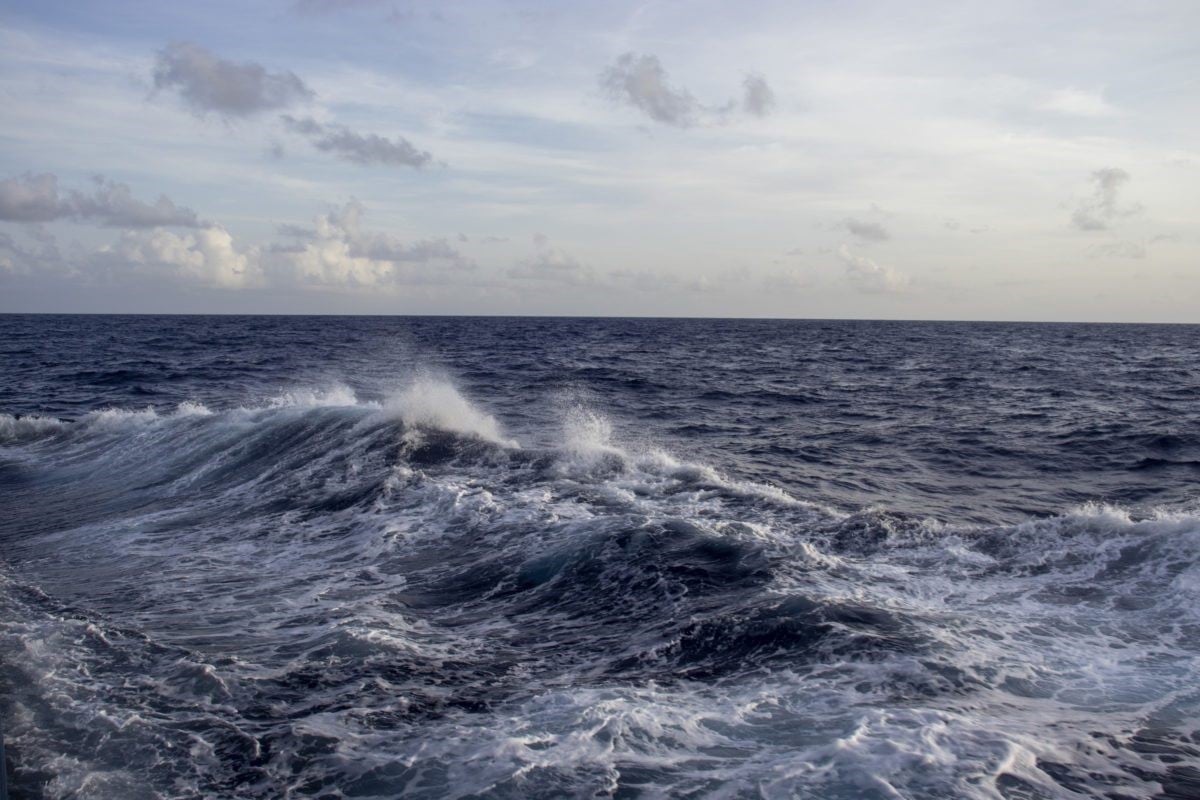 Waves-on-the-Pacific-Ocean.jpg