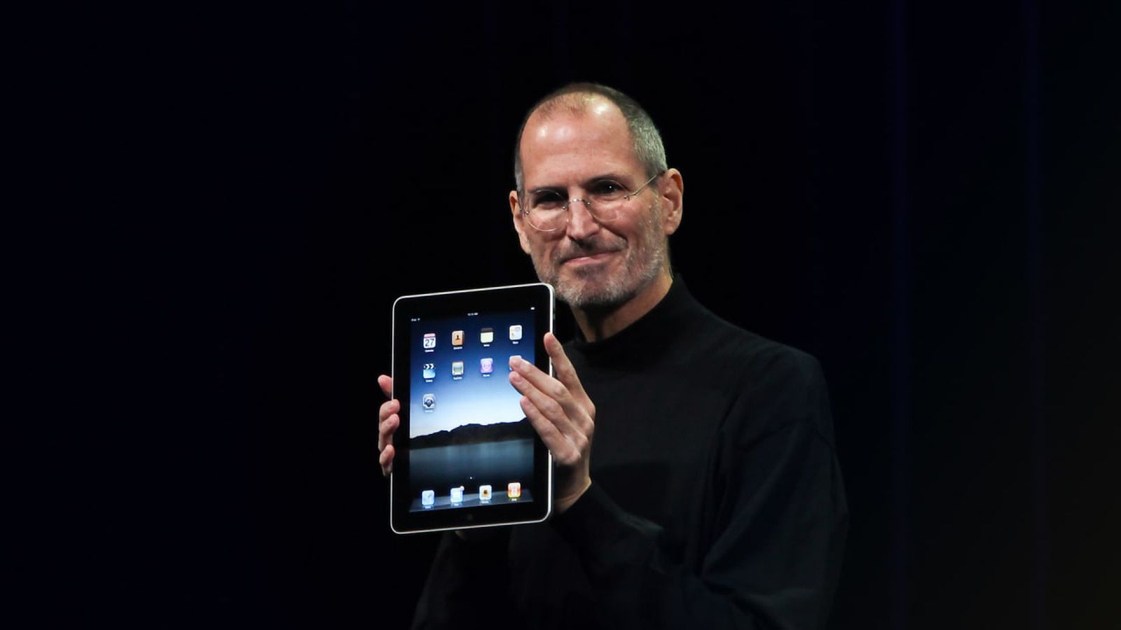 steve-jobs-ipad-2010.jpg
