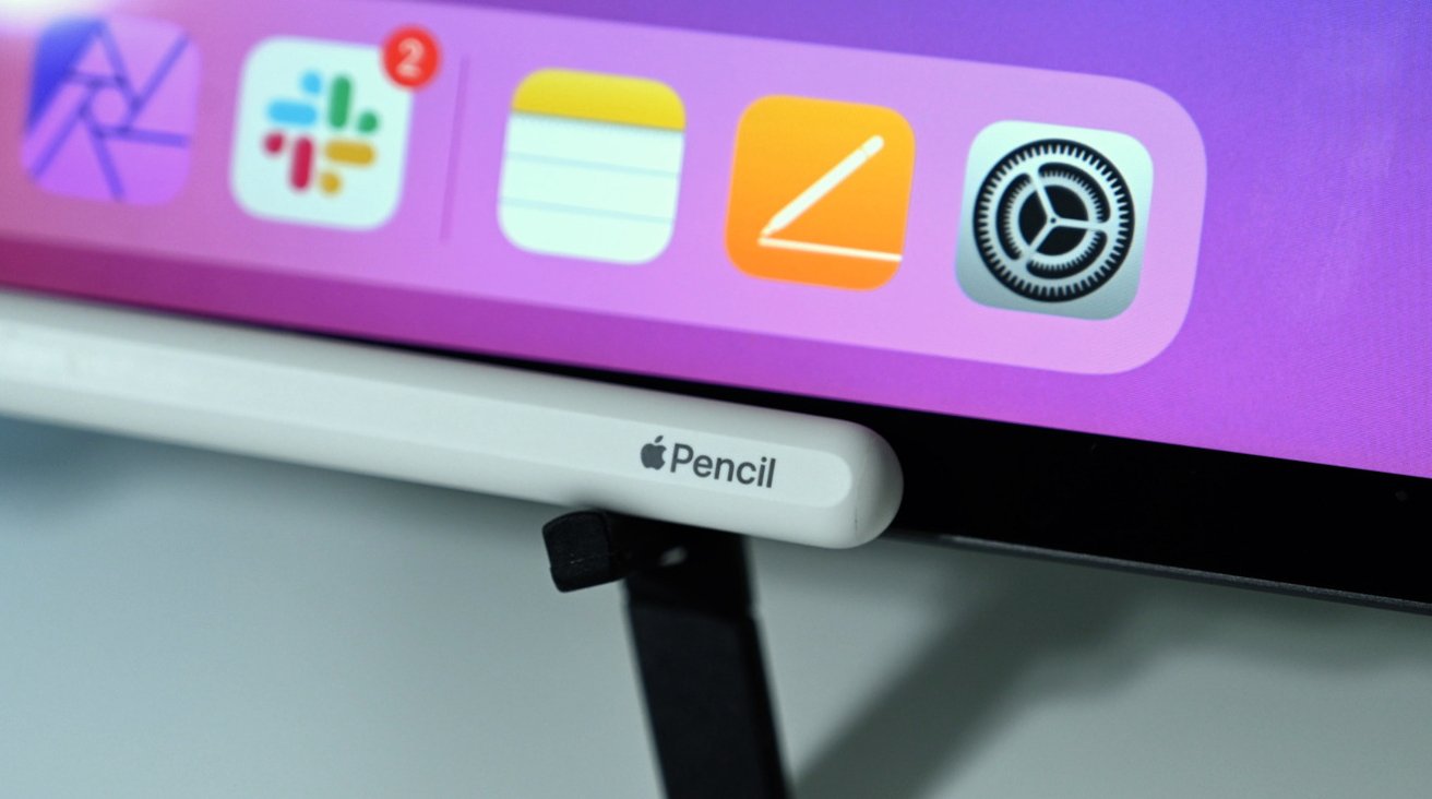 59266-120942-36681-68440-Apple-Pencil-with-iPad-Pro-xl-xl.jpg