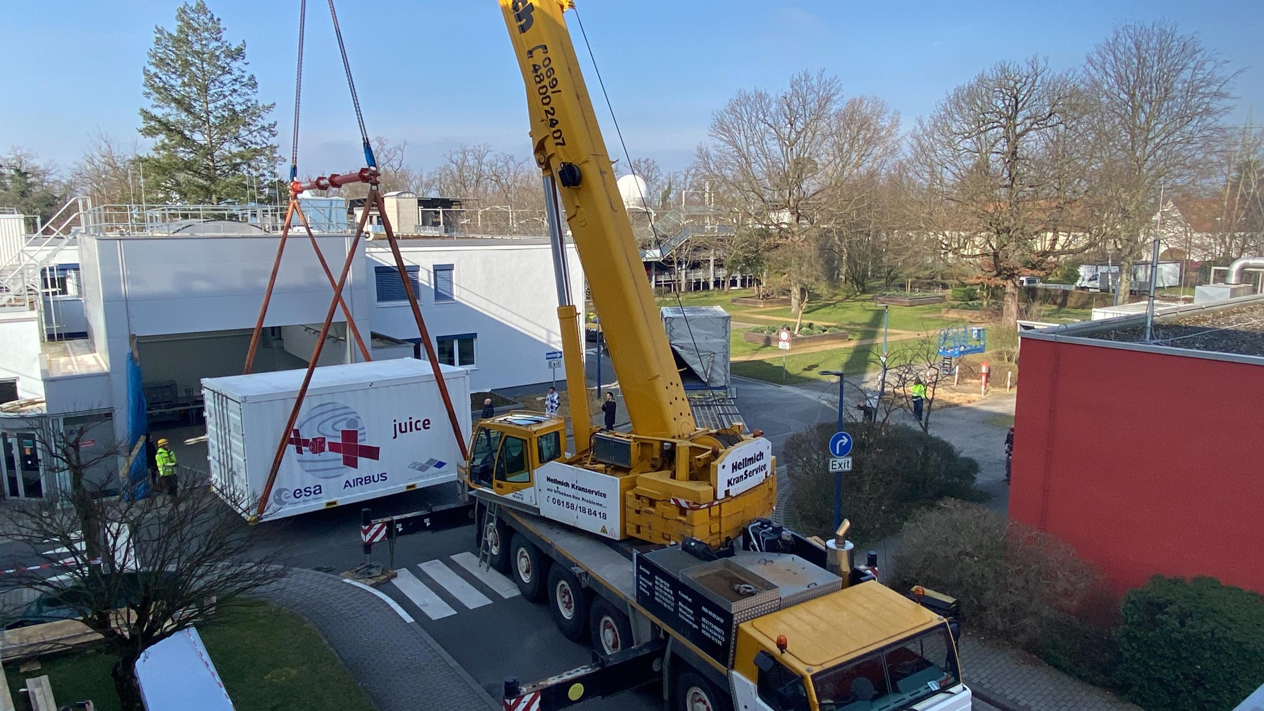 Juice-Engineering-Model-Arrives-at-ESA-Mission-Control-scaled.jpg