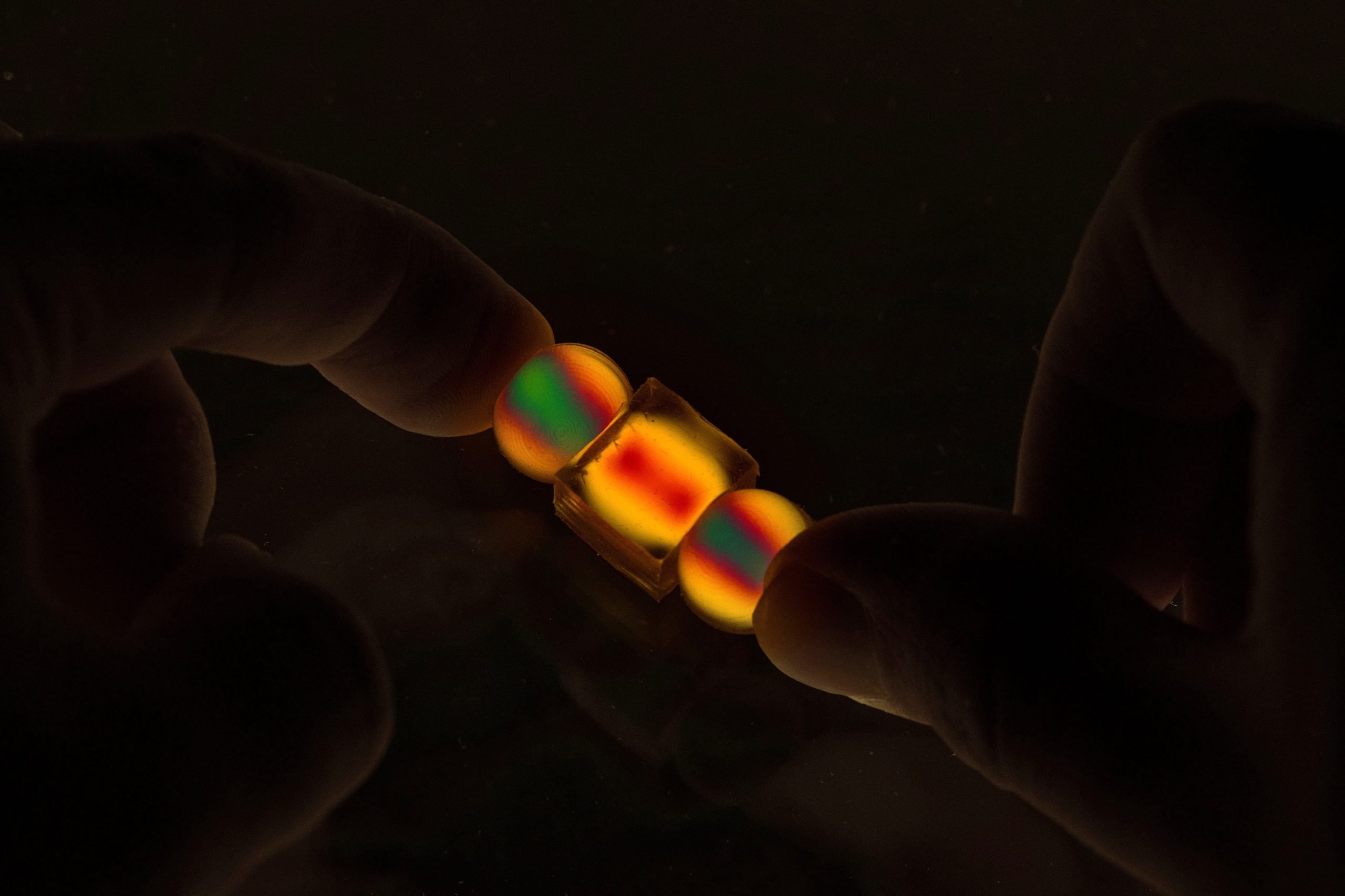 3D-Photoelastic-Particles-Granular-Materials-scaled.jpg