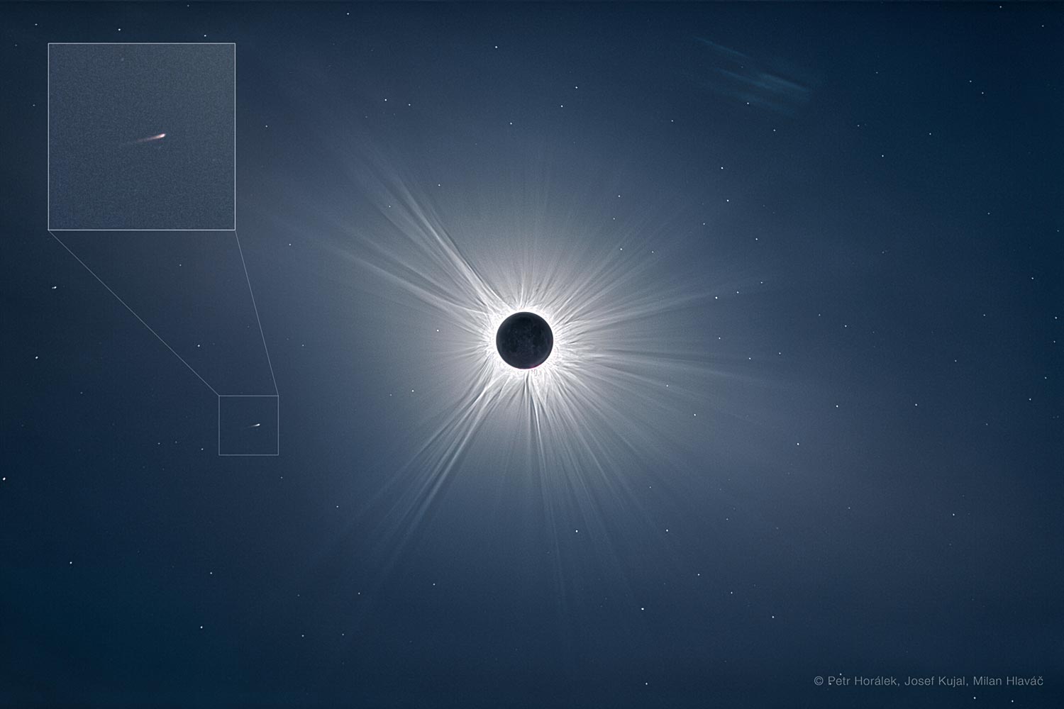 Doomed-SOHO-Comet-During-Solar-Eclipse-Detail.jpg