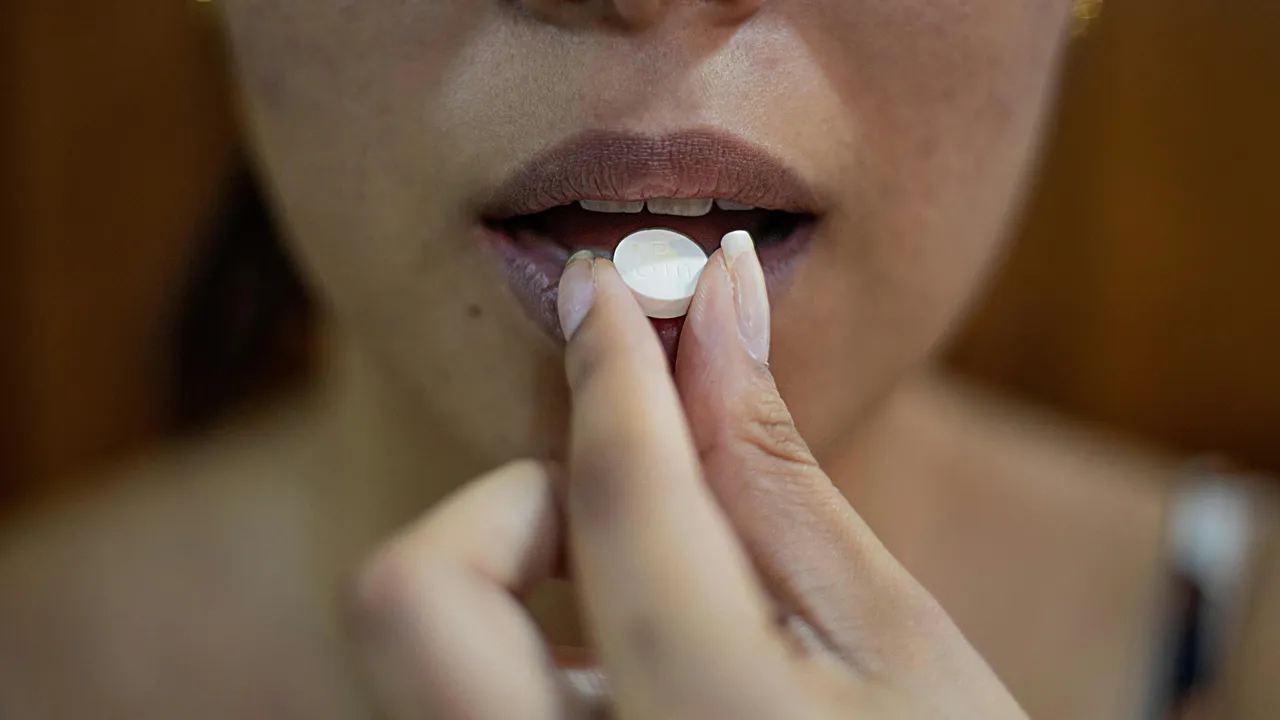 acid-reflux-drugs-tied-to-higher-migraine-risk-study-finds-386203-1280x720.webp